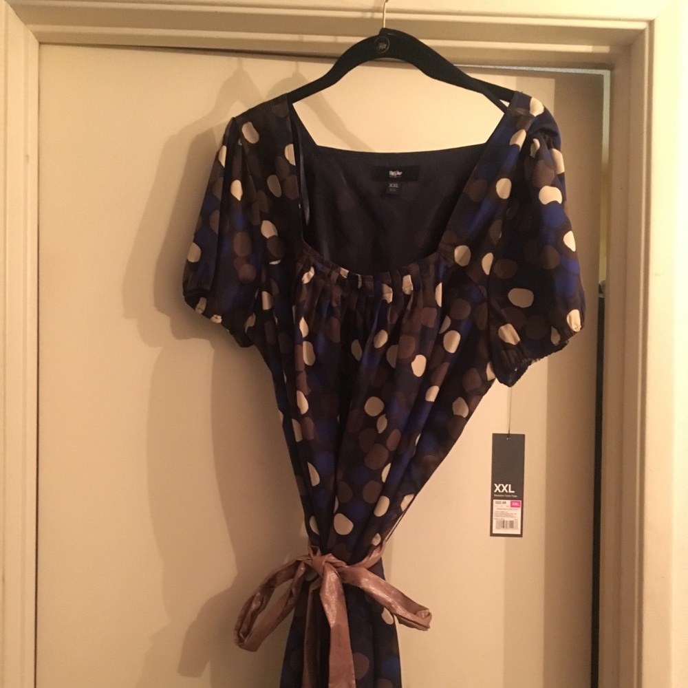 Ladies dress.